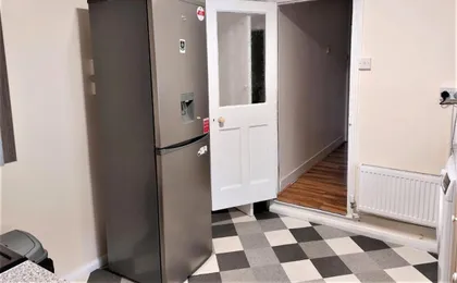 Cheerful 3 Bedroom Home in Greater London