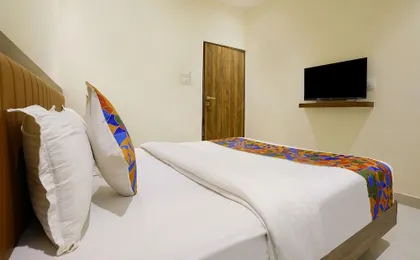 Fabhotel Moonlite Residency