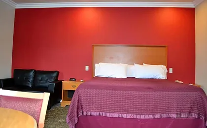 The Miramar Inn & Suites