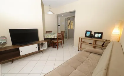 Apartamento Mobiliado Em Copacabana a 100m Da Praia
