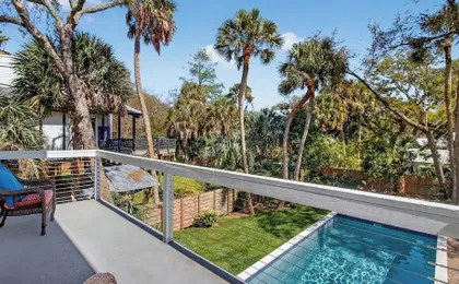 Summerset by Avantstay Resort Pool + Outdoor Lounge + Firepit + Movie Room IOP Beach Retreat