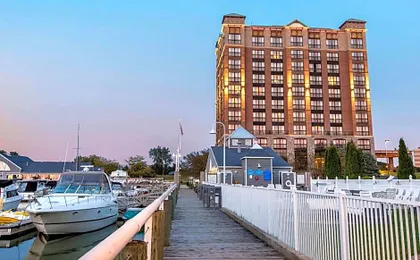 Shoreline Inn & Conference Center, an Ascend Collection Hotel