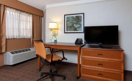 La Quinta Inn And Suites by Wyndham las Vegas Airport N Conv.
