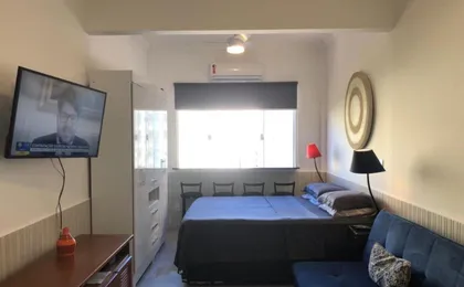Entre Copacabana E Ipanema, 300 Metros Da Praia, Entre Postos 5 E 6