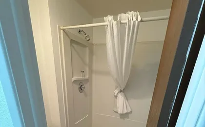 Richland Inn & Suites