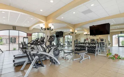 Best Western Plus Swiss Chalet Hotel & Suites