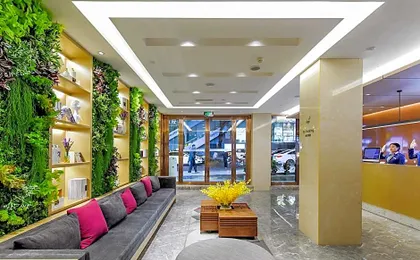Lavande Hotels Chongqing Jiefangbei Haochi street