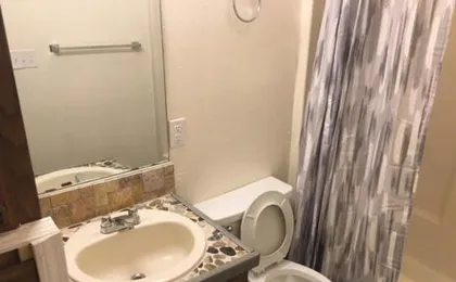 Downstairs One Bedroom Close To Fort Sill!