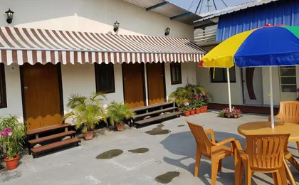 Hotel Rushabh Home