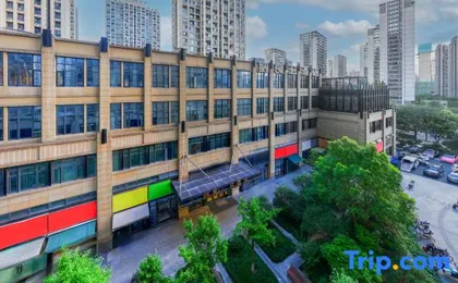 Naliangbo Hotel (Hangzhou Binkang Road Subway Station)