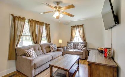 Lakes, Whiskey & More! Charming Home in Tullahoma