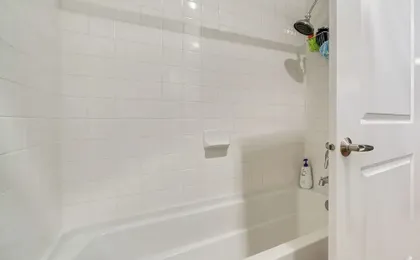 Condo 6 Mi to Lumen Field & Dtwn Seattle!