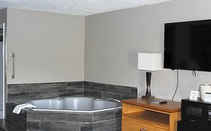 Super 8 by Wyndham Fort Chiswell Wytheville Area