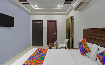Fabhotel White House Leo