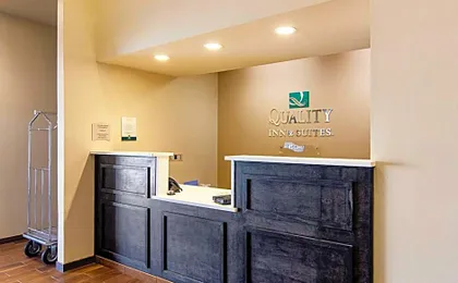 Quality Inn & Suites Near Tanger Outlet Mall