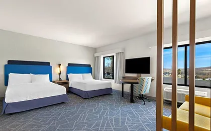 Hampton Inn & Suites by Hilton Corona
