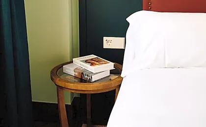 Honest Granada Hotel