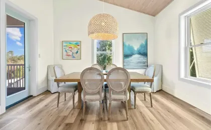 Luxury 4BR, Across street from beach, Sleeps 10!