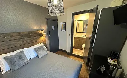 Hotel Neon