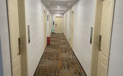 Homeinn Huayi Hotel (Shanghai Songjiang Sports Center)