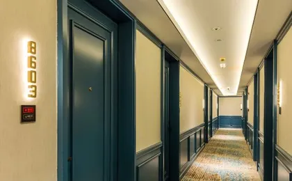 Jinglai Hotel Light Luxury (Shanghai Bund Nanjing East Road Pedestrian Street)