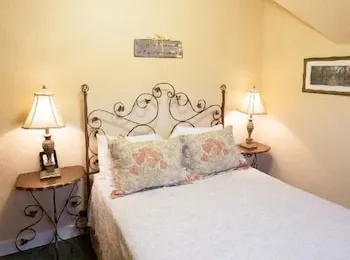 Oak Street Hotel