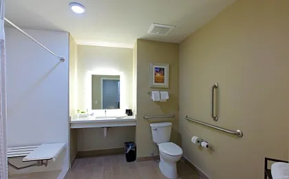 Holiday Inn Express Fargo SW - I-94 Medical Center By IHG
