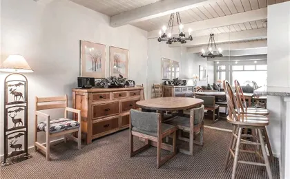 Aspenwood L6 Ski in Ski out Condo