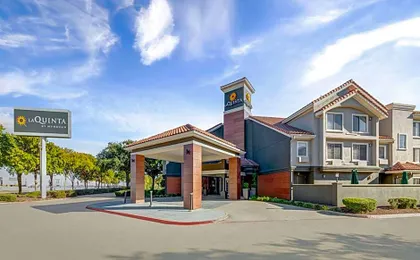 La Quinta Inn & Suites by Wyndham Dallas Dfw Airport North