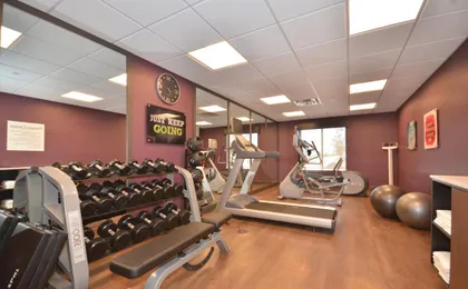 Holiday Inn Express & Suites Oklahoma City Mid - Arpt Area