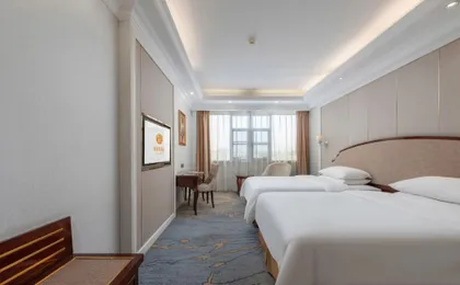 Vienna Hotel (Guangzhou Baiyun University Jinyuan Plaza)