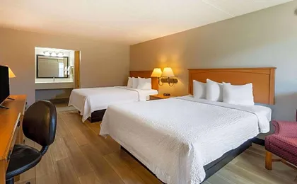 Days Inn by Wyndham Birch Run