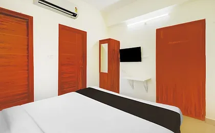 Collection O DLF CyberCity Hyderabad Formerly Key Suites