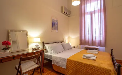 Stately Central Apartment
