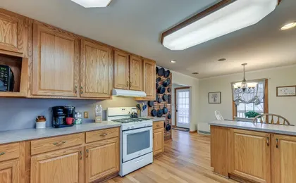 Peaceful Bryson City Cabin w/ Hot Tub & Deck!