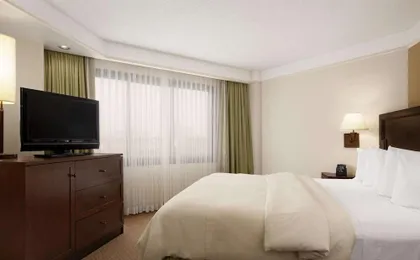 Embassy Suites by Hilton Kansas City Overland Park