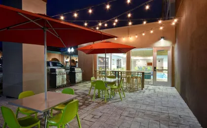 Home2 Suites by Hilton Eau Claire South (H)