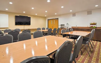 White Pine Inn & Suites