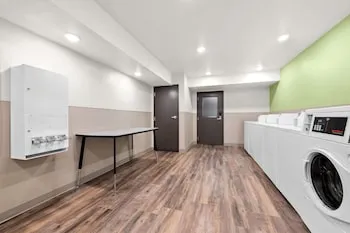 Woodspring Suites Huntsville - Research Park