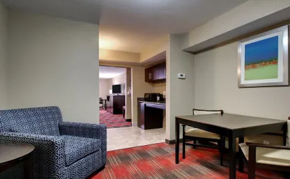 Holiday Inn Express & Suites Jackson Downtown - Coliseum
