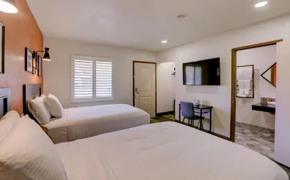 The Greens Hotel