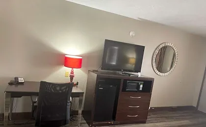 Royal Inn & Suites