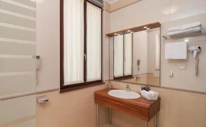 Luxury Rooms Near the Beach3