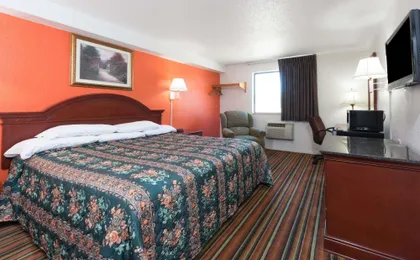 Knights Inn Ferguson