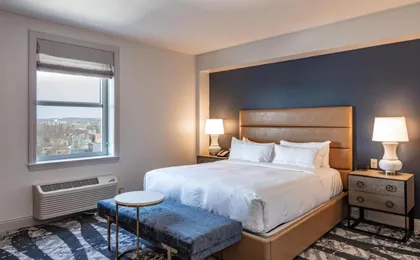 Yorktowne Hotel Tapestry Collection by Hilton