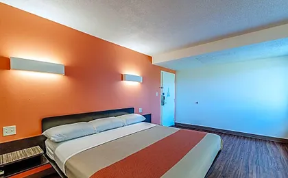 Motel 6-Martinsburg, WV