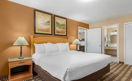 Quality Inn & Suites Plano East - Richardson