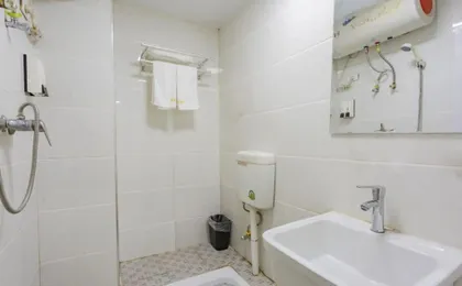 Starway Hotel (Huquan Huashi East Branch)
