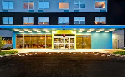 Tru by Hilton Louisville Airport