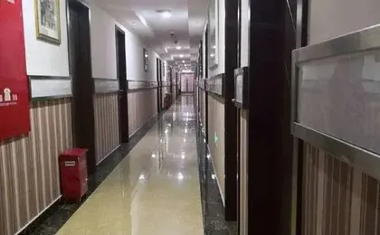 Qingzhu Sanyi Select Hotel (Shanghai Dahua Zhonghuan No. 1 Store)